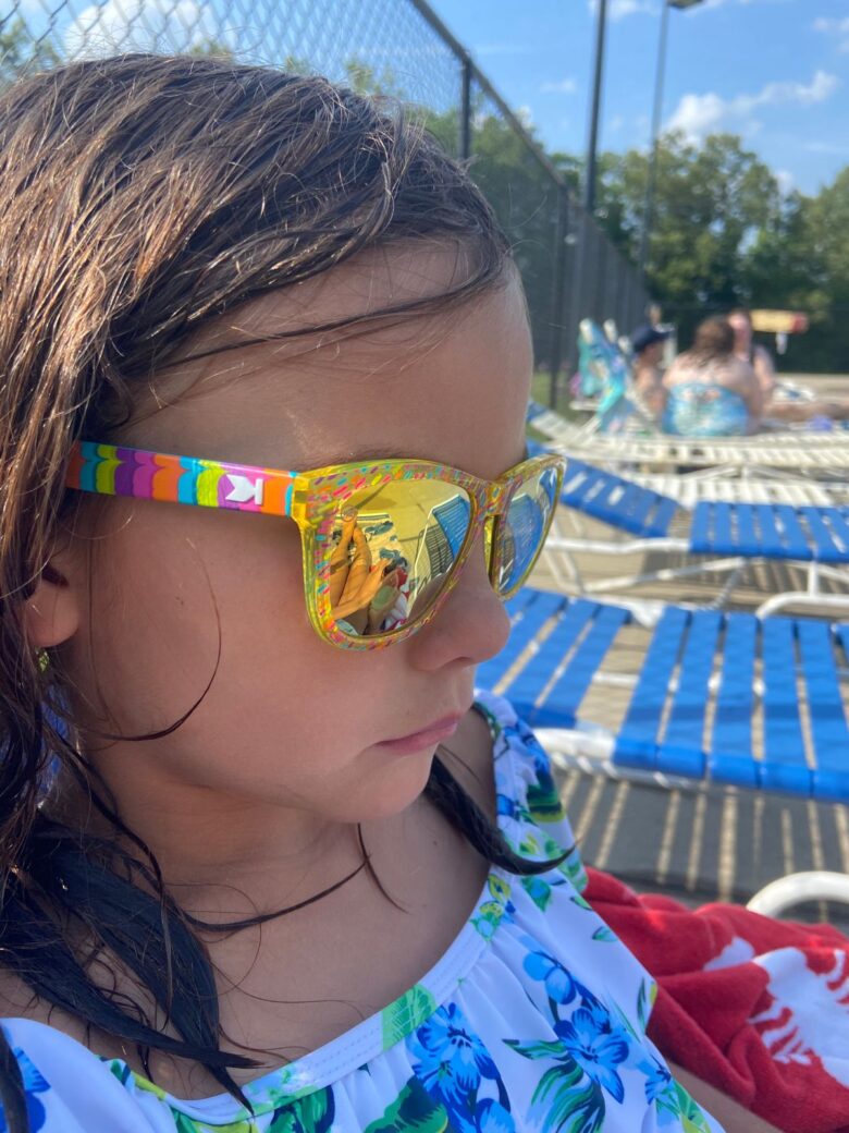 pinata-party-kids-premiums-sunglasses
