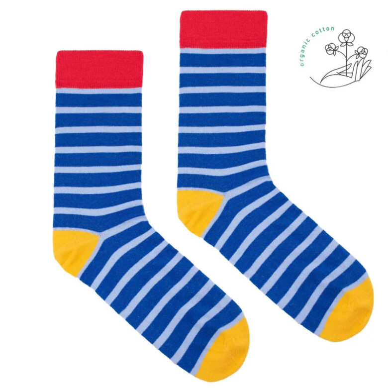 klasyczne-bawelniane-chabrowe-skarpety-w-jasnoniebieskie-paski