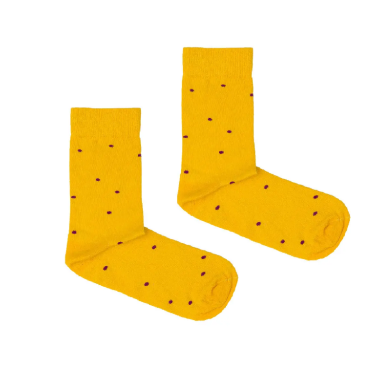 klasyczne-bawelniane-musztardowe-skarpety-piegowate-slonce