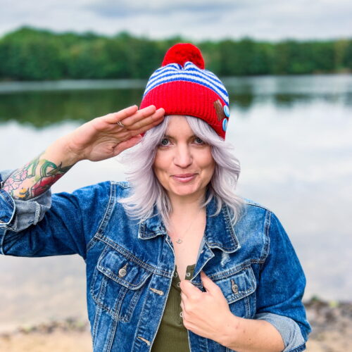 czapka-z-pomponem-nautical