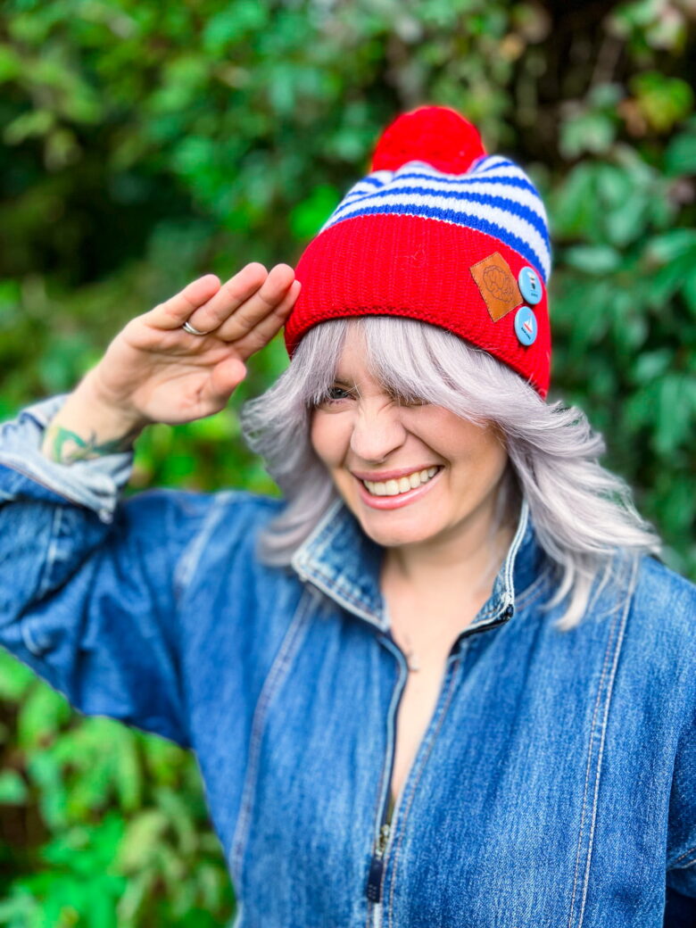 czapka-z-pomponem-nautical