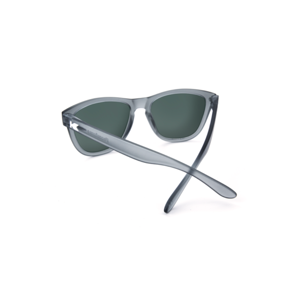 sportowe okulary przeciwsłoneczne szare matowe i zielone lustrzanki polaryzacyjne knockaround premiums tył