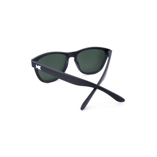 sportowe okulary przeciwsłoneczne czarne matowe i zielone lustrzanki polaryzacyjne knockaround premiums tył