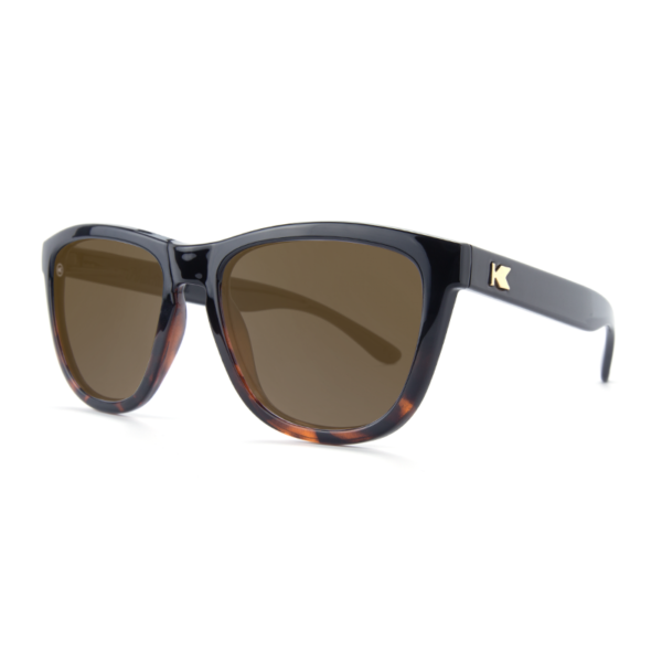 niedrogie okulary przeciwsłoneczne brązowa pantera błyszczące z polaryzacją z brązowymi soczewkami knockaround premiums bok