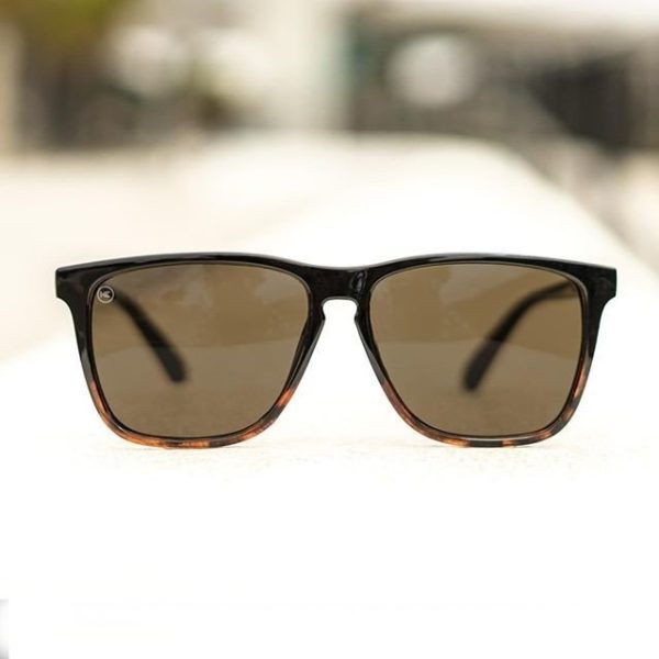 prostokątne niedrogie kolorowe okulary przeciwsłoneczne z polaryzacją Fast Lanes czarne brązowe klasyczne z brązowymi soczewkami lustra idealne dla kierowców do samochodu na wakacje na plaże w góry dla faceta dla kobiety