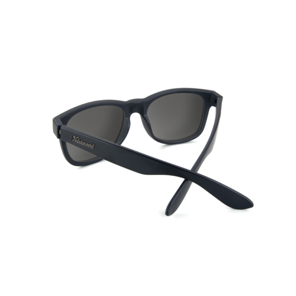 niedrogie okulary przeciwsłoneczne z polaryzacją dla kierowców do samochodu na wodę na narty w góry Fort Knocks czarne matowe z czarnymi soczewkami Knockaround tył