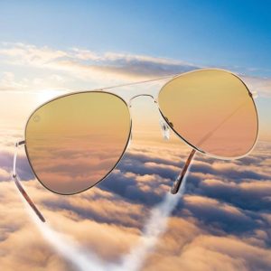 niedrogie okulary przeciwsłoneczne z polaryzacją knockaround Mile Highs awiatorki pilotki złote żółte soczewki zdjęcie