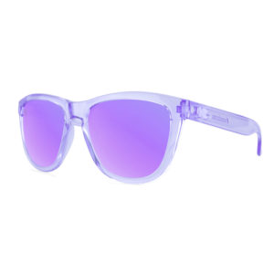 niedrogie kolorowe okulary przeciwsłoneczne z polaryzacją fioletowe monochrome premiums knockaround z fioletową soczewką
